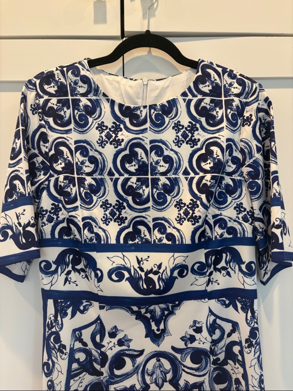 Blue and White Printed Short Sleeve Dress - Picture 4 of 6